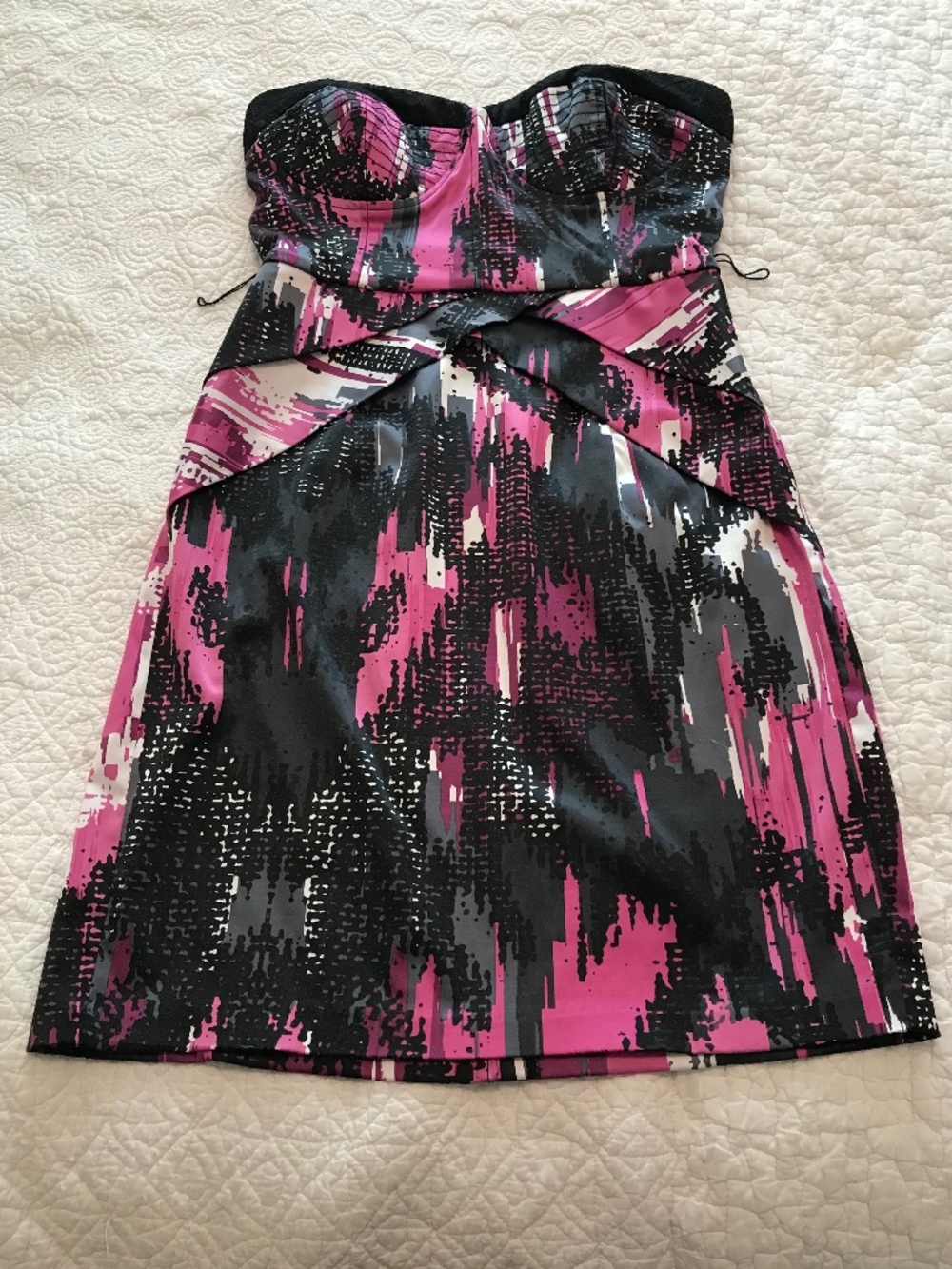Kouture by Kimora black, white & pink abstract print strapless minidress (M)